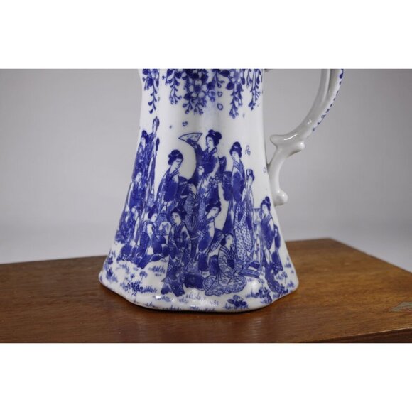 Vintage Japanese wine carafe, blue and white coffee pot, geishas kimono Sakura - Picture 7 of 10